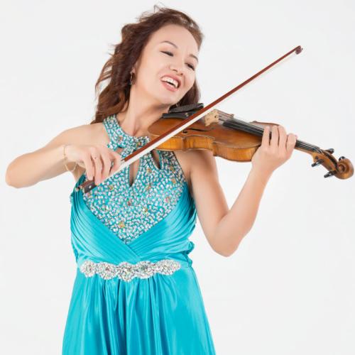 Артист Айжан Турусбаева