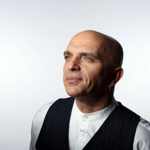 Артист Александр Шоуа