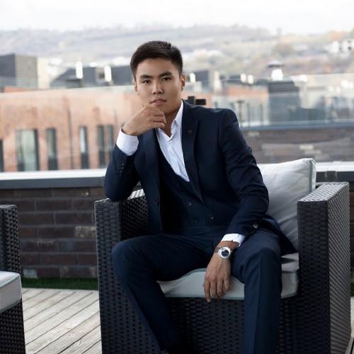 Алмас Болатов