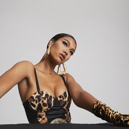 Артист Amber Mark