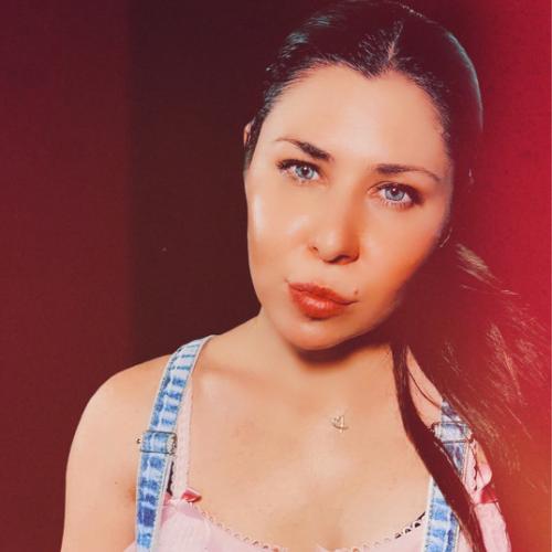 Артист Angelika Vee