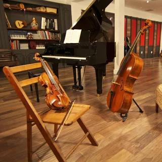 Артист Art House