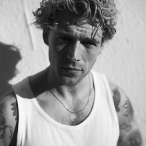 Артист Christopher S