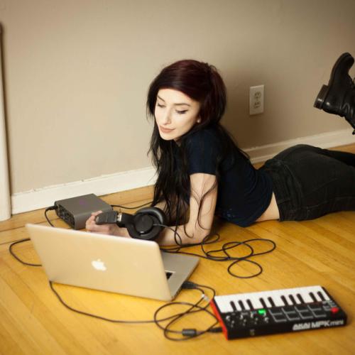 Артист Delaney Kai