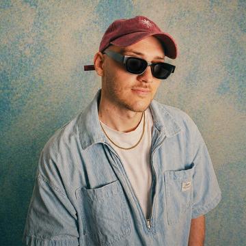 Dennis Louvra