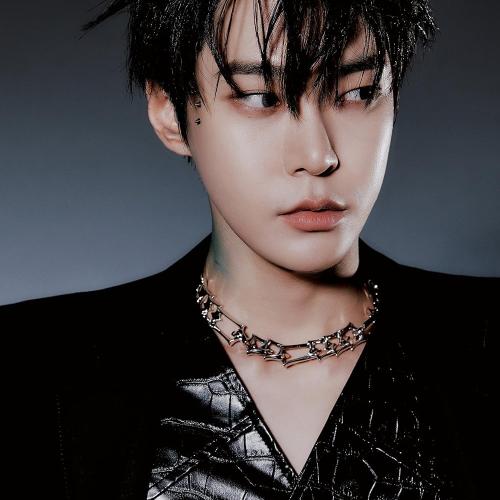 Артист Doyoung