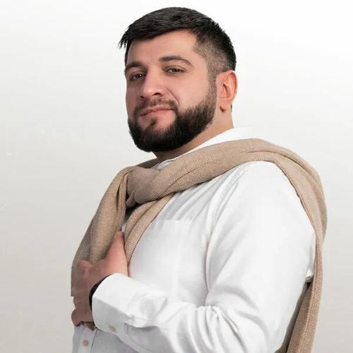 Артист Эльбрус Джанмирзоев