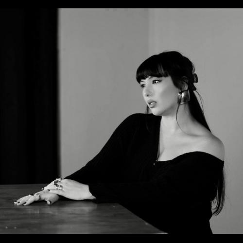 Артист Esra Göndeş