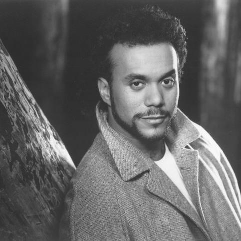 Артист Howard Hewett