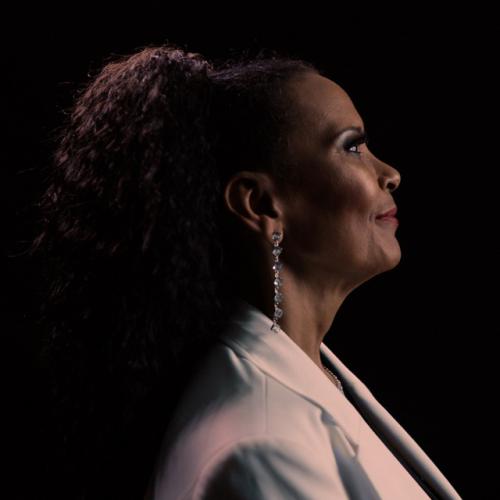 Артист Ingrid Simons