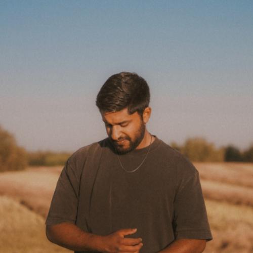 Артист Josh Sahunta