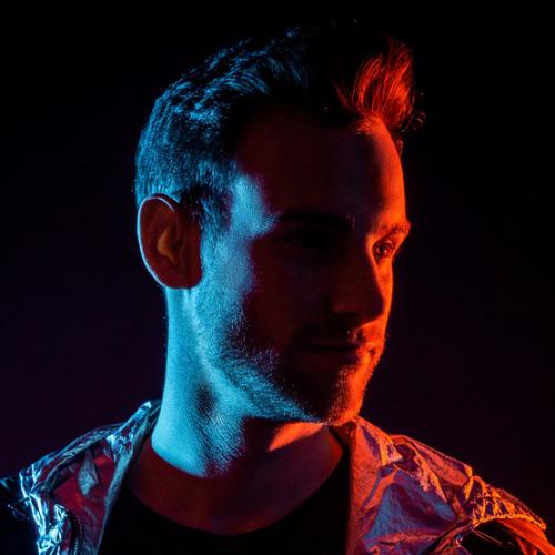 Артист Keanu Silva