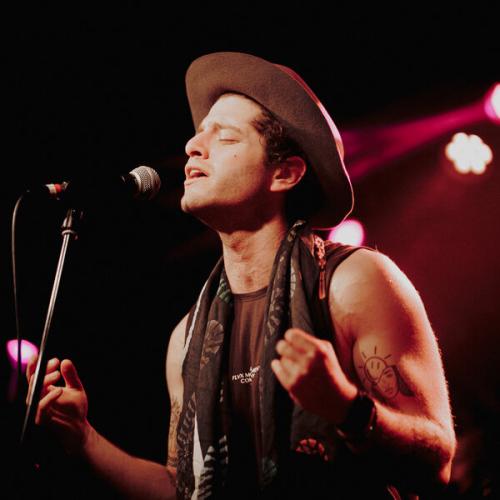 Артист Mika Vino