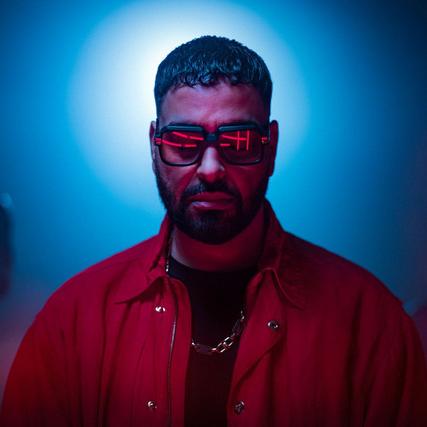 Артист Moe Phoenix