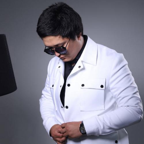 Назар Серік