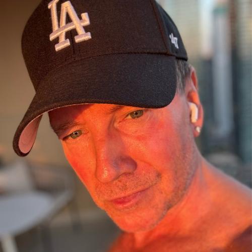 Артист Nightcrawlers