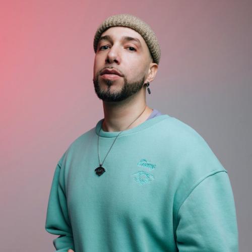 Артист Олег АЙКЬЮ