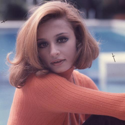 Артист Raffaella Carrà