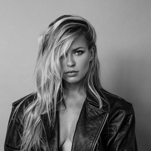 Артист Рита Дакота