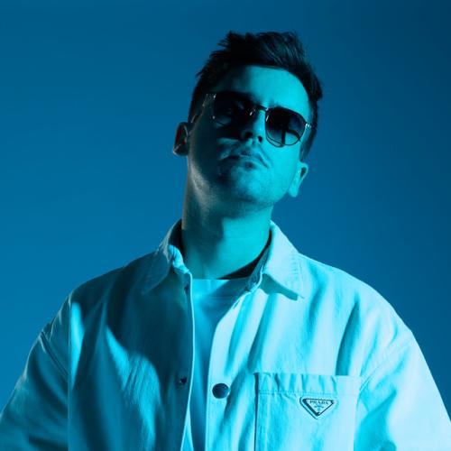 Артист Robert Falcon