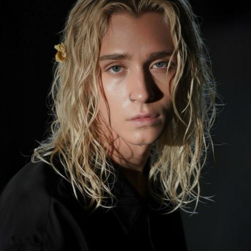 Артист Саша Акела