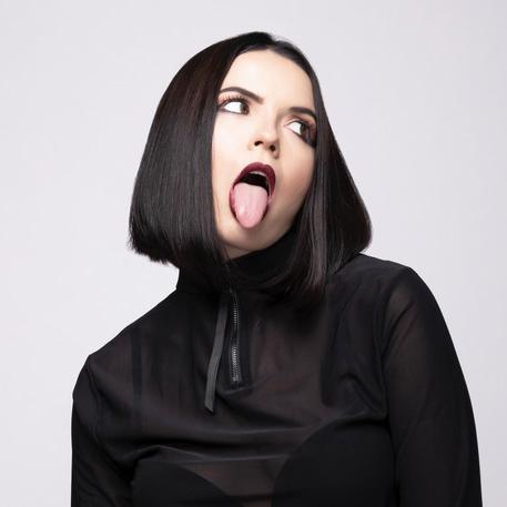 Артист Teri Miko