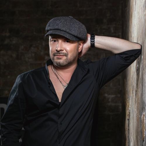 Артист Виктор Дорин